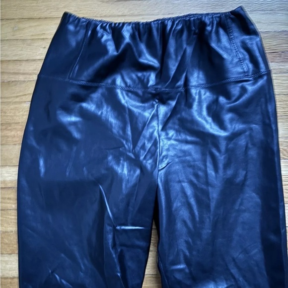 Aritzia Wilfred Daria Vegan Leather High Waist Sz Med M - Picture 3 of 4